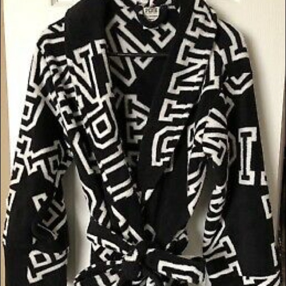 New! Vs Pink robe